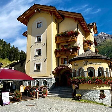 Hotel Pedranzini Санта Катерина Валфурва Екстериор снимка