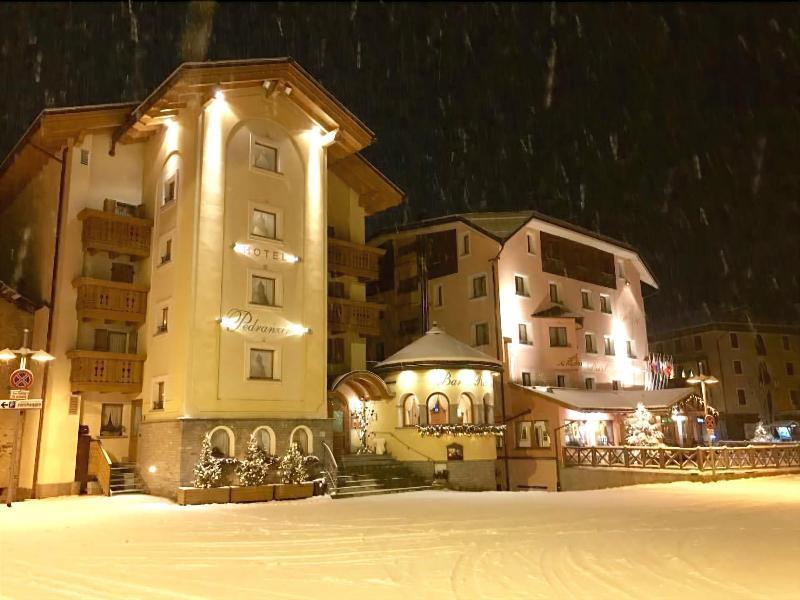 Hotel Pedranzini Санта Катерина Валфурва Екстериор снимка