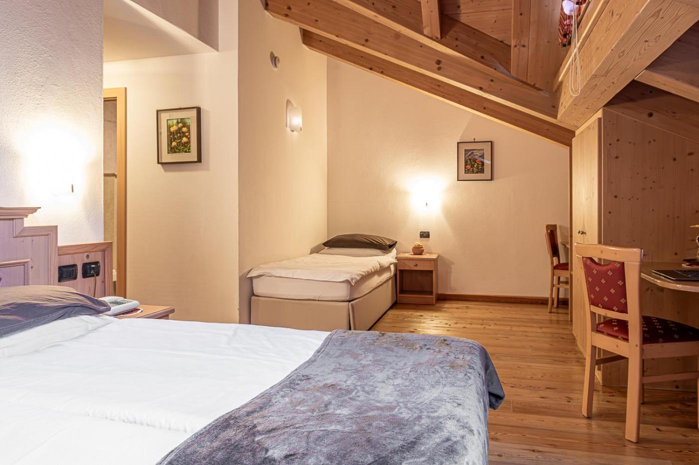 Hotel Pedranzini Санта Катерина Валфурва Екстериор снимка
