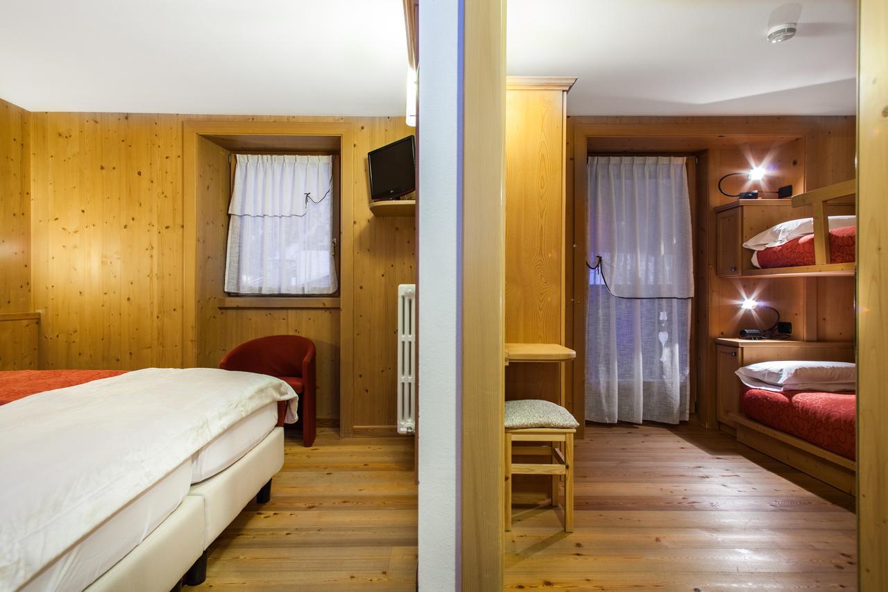 Hotel Pedranzini Санта Катерина Валфурва Екстериор снимка
