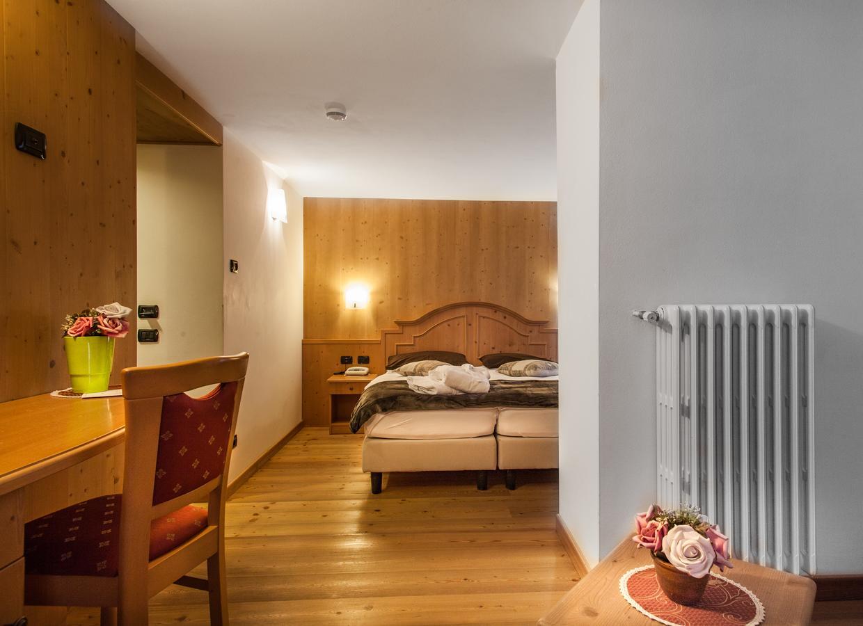 Hotel Pedranzini Санта Катерина Валфурва Екстериор снимка