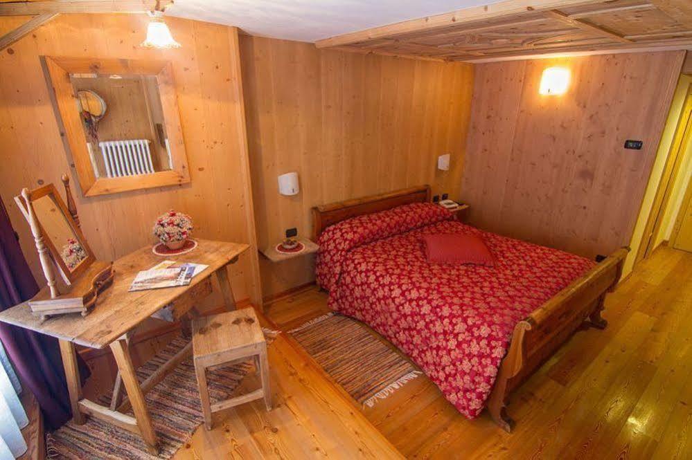 Hotel Pedranzini Санта Катерина Валфурва Екстериор снимка