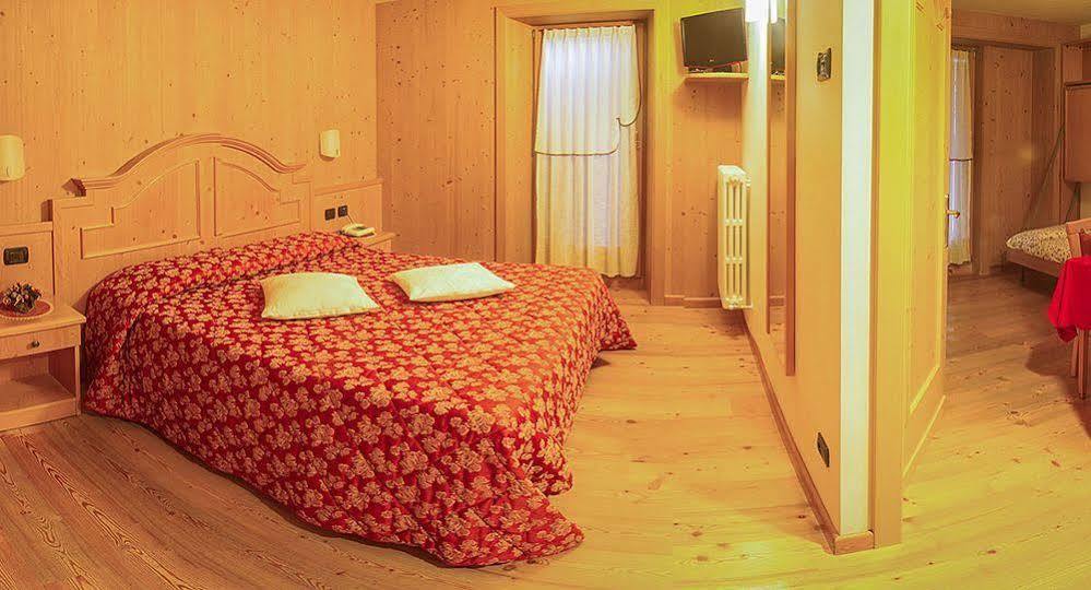Hotel Pedranzini Санта Катерина Валфурва Екстериор снимка